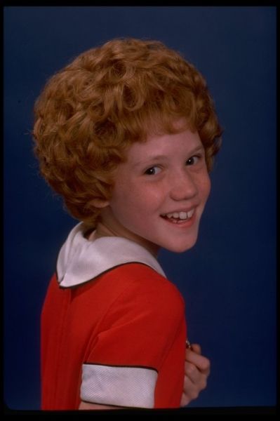 Photo Flashback: Scenes from the Original Production of ANNIE - Andrea McArdle, Dorothy Loudon, Sarah Jessica Parker and More!  Image