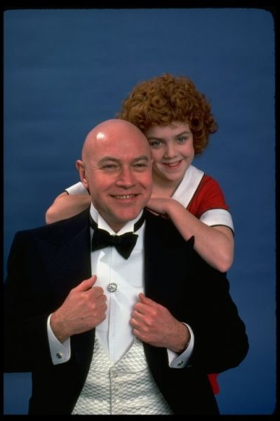 Photo Flashback: Scenes from the Original Production of ANNIE - Andrea McArdle, Dorothy Loudon, Sarah Jessica Parker and More!  Image