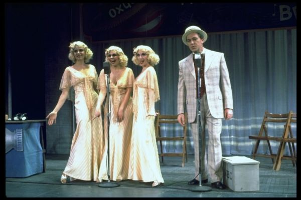 Photo Flashback: Scenes from the Original Production of ANNIE - Andrea McArdle, Dorothy Loudon, Sarah Jessica Parker and More!  Image