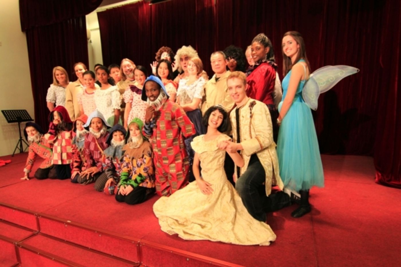 Photo Flash: First Look at Beijing Playhouse's SNOW WHITE  Image