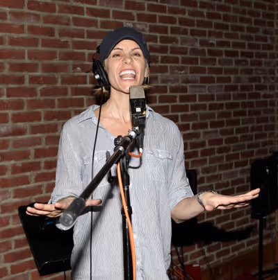 Jenn Colella  Photo