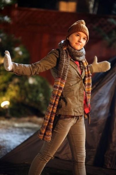 KAITLYN DEVER    Photo