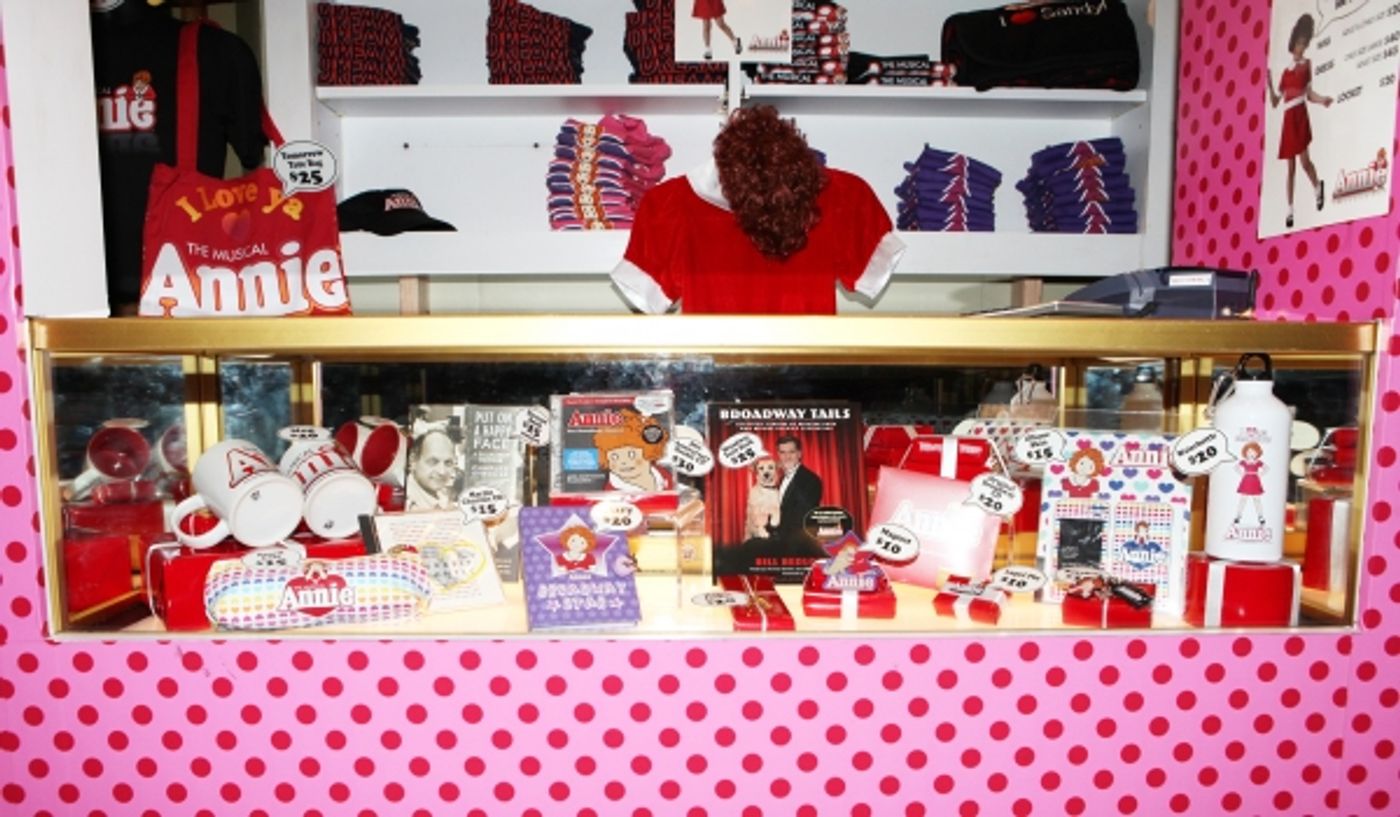 Photo Coverage: Bernadette Peters, Andrea McArdle, and More at ANNIE Opening- Arrivals!  Image