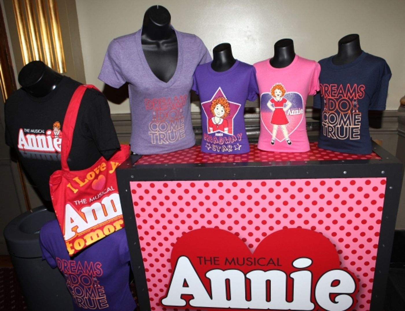 Photo Coverage: Bernadette Peters, Andrea McArdle, and More at ANNIE Opening- Arrivals!  Image