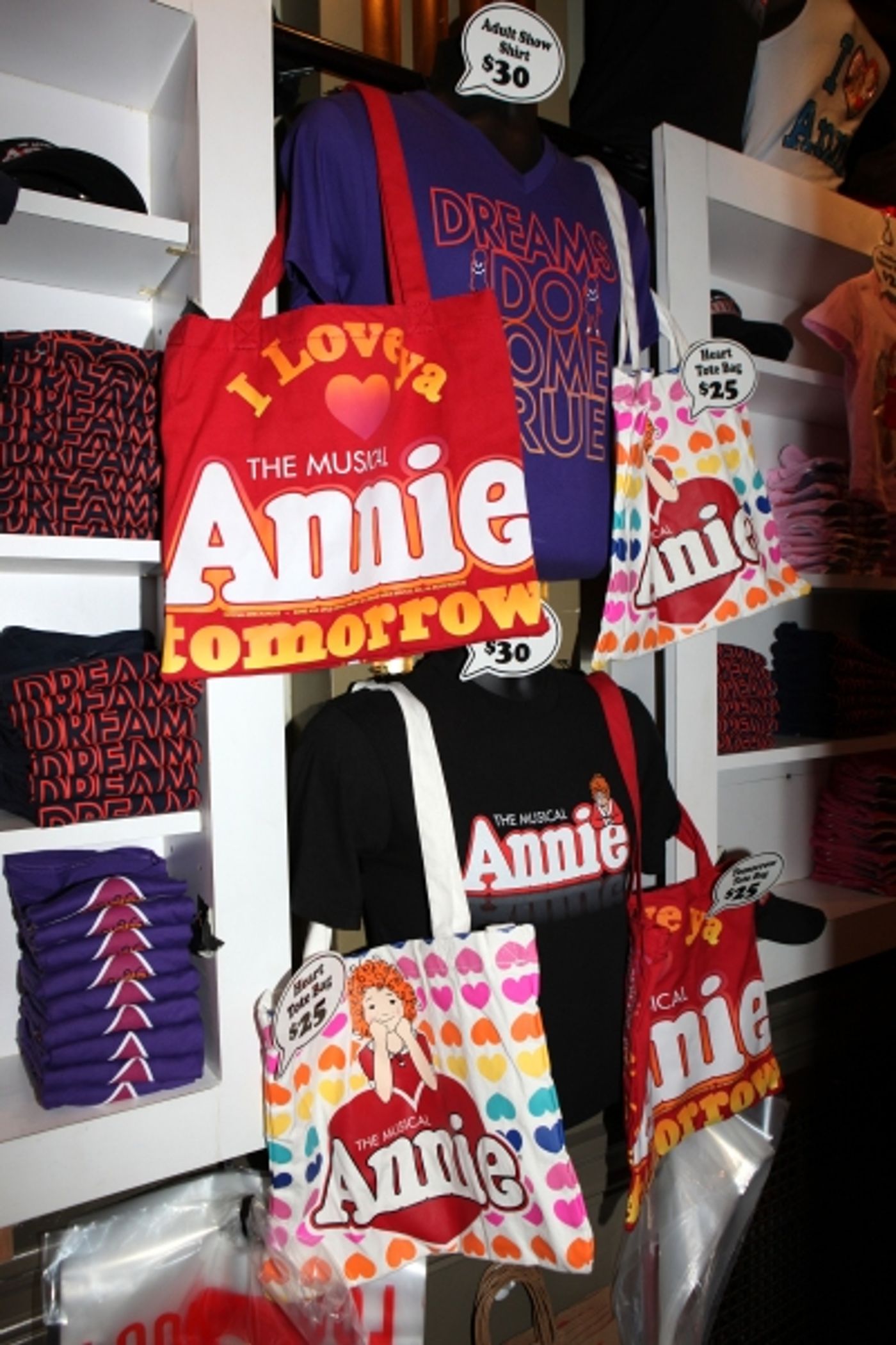 Photo Coverage: Bernadette Peters, Andrea McArdle, and More at ANNIE Opening- Arrivals!  Image