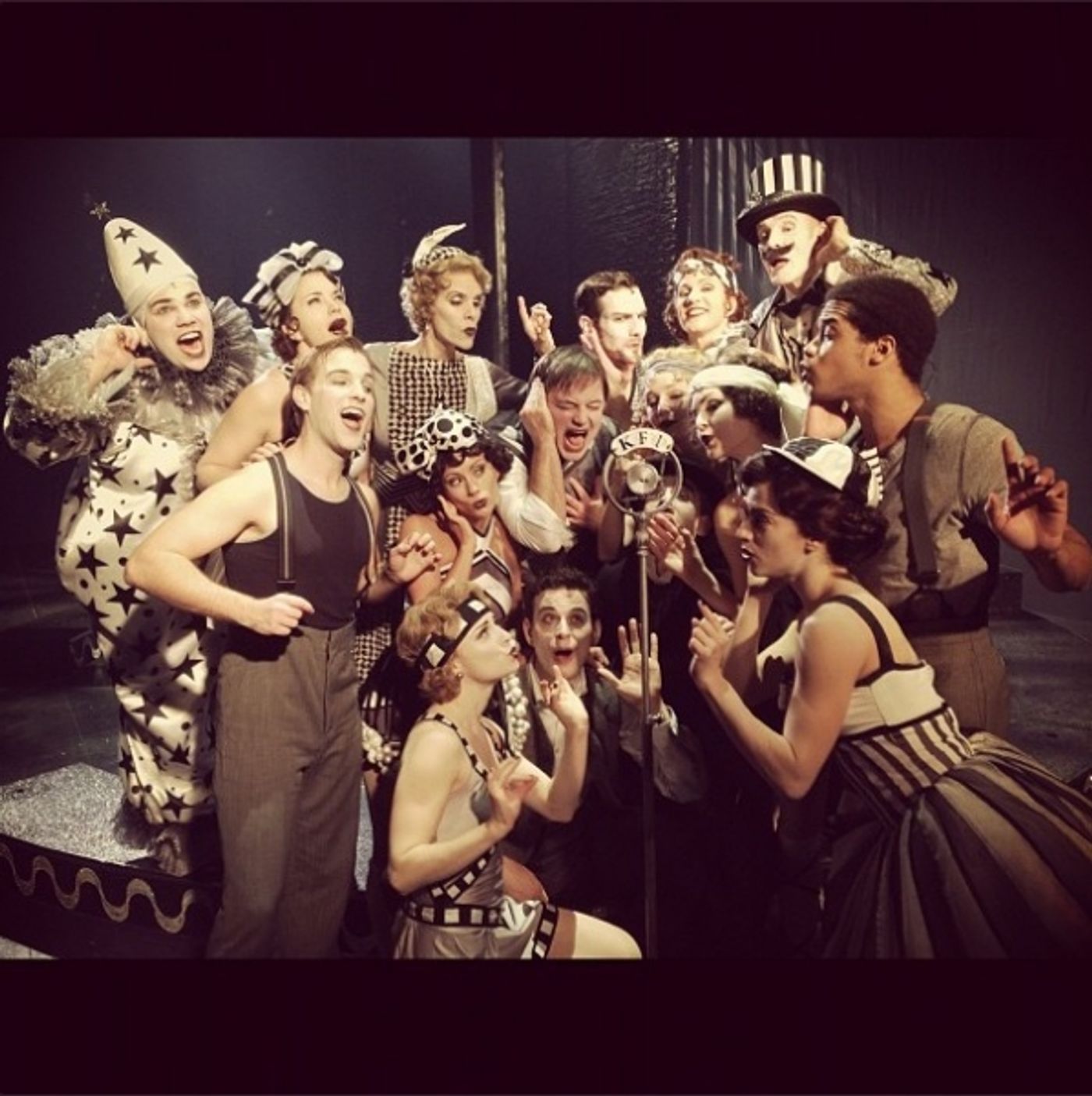 Photo Flash: Saturday Intermission Pics, Nov 10 - Green Edition!  Image