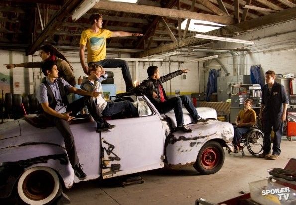 Photo Flash: Sneak Peek - GLEE Does GREASE!; Christmas Episode to Tribute LOVE, ACTUALLY! — photo 1 of 11