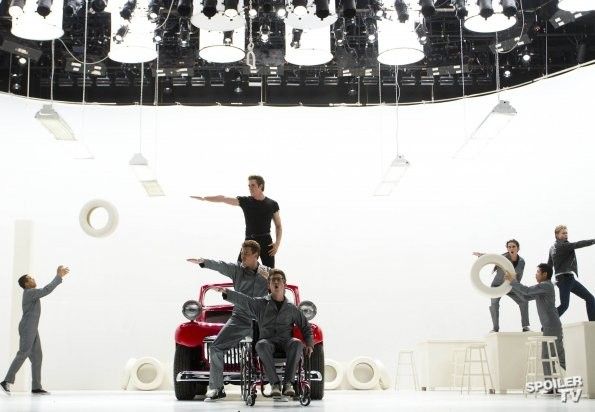 Photo Flash: Sneak Peek - GLEE Does GREASE!; Christmas Episode to Tribute LOVE, ACTUALLY! — photo 2 of 11
