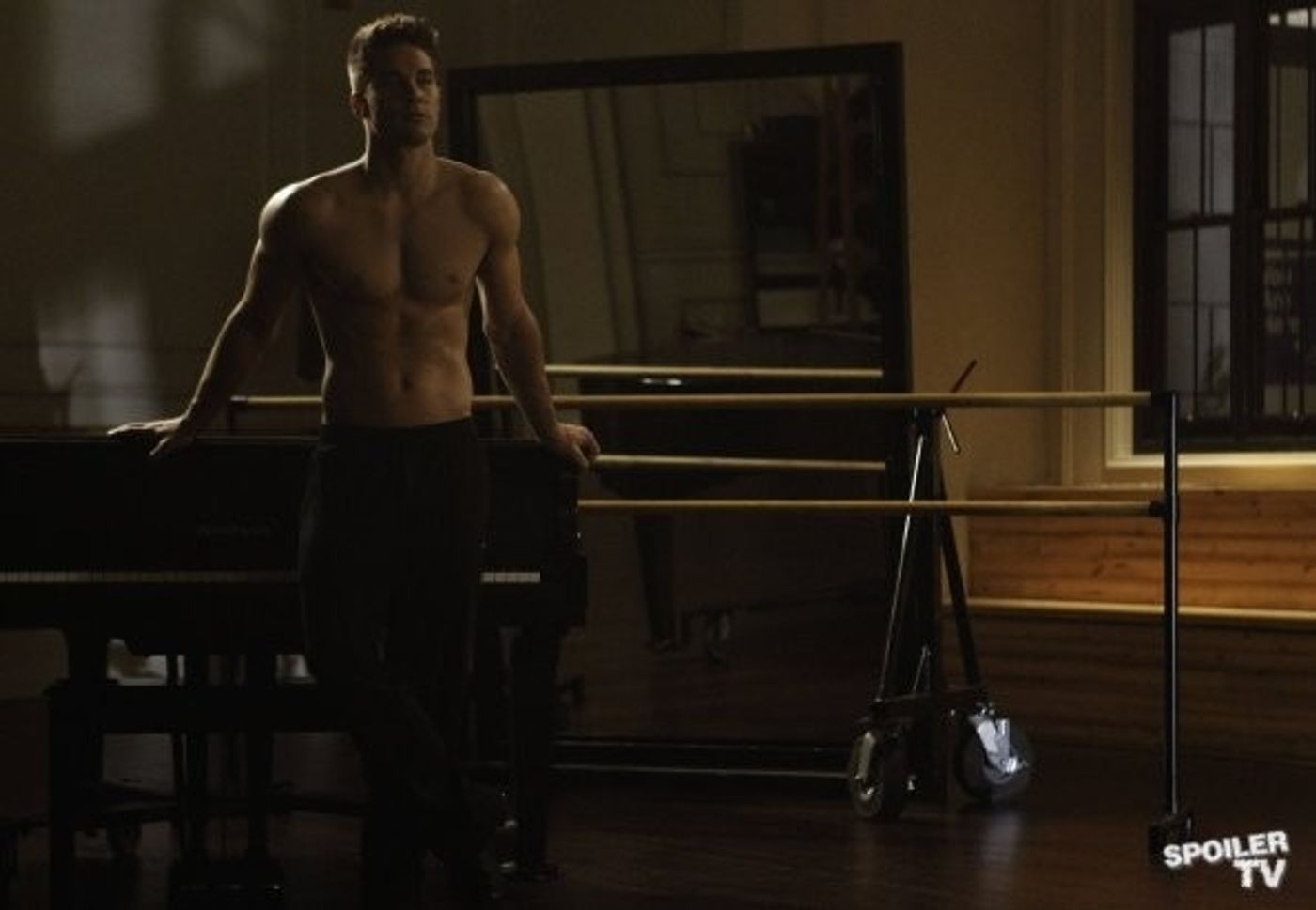 Photo Flash: Sneak Peek - GLEE Does GREASE!; Christmas Episode to Tribute LOVE, ACTUALLY! Photo Flash: Sneak Peek - GLEE Does GREASE!; Christmas Episode to Tribute LOVE, ACTUALLY! Image