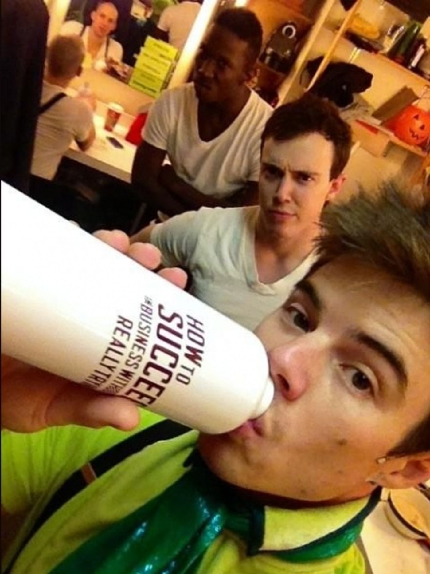 Photo Flash: Saturday Intermission Pics, Nov 10, Part 2 - Green Edition!  Image