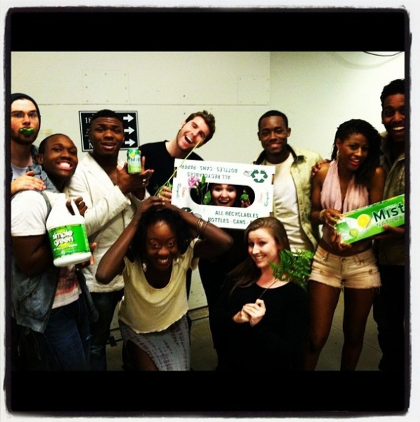 Photo Flash: Saturday Intermission Pics, Nov 10, Part 2 - Green Edition!  Image