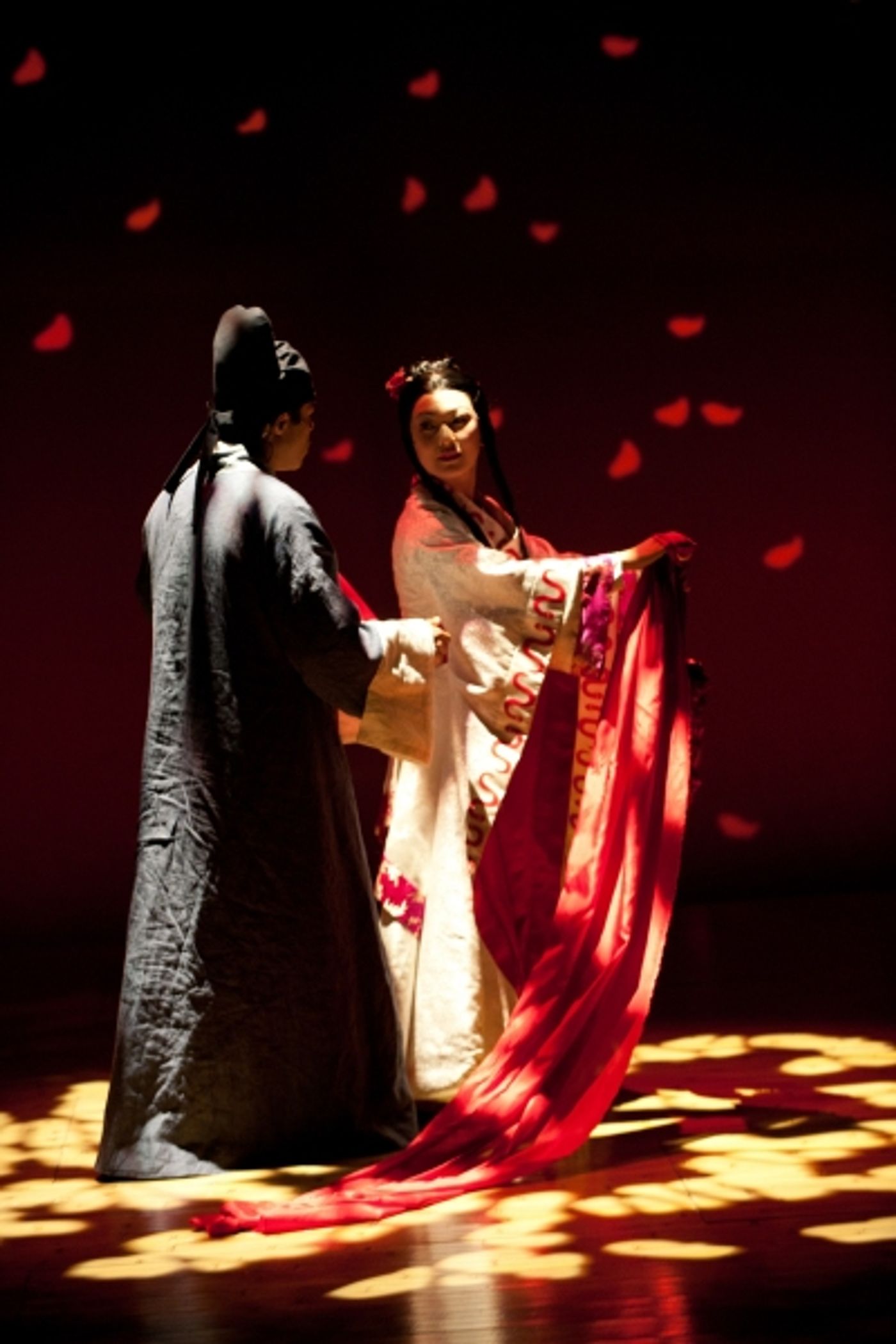 Photo Flash: First Look at Berkeley Rep's THE WHITE SNAKE, Directed by Mary Zimmerman  Image