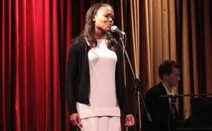 Nikki Renee Daniels @ BroadwayWorld Nikki Renee Daniels Photo