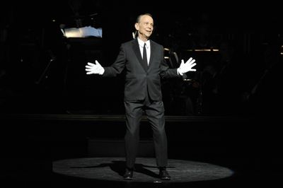 Joel Grey Photo