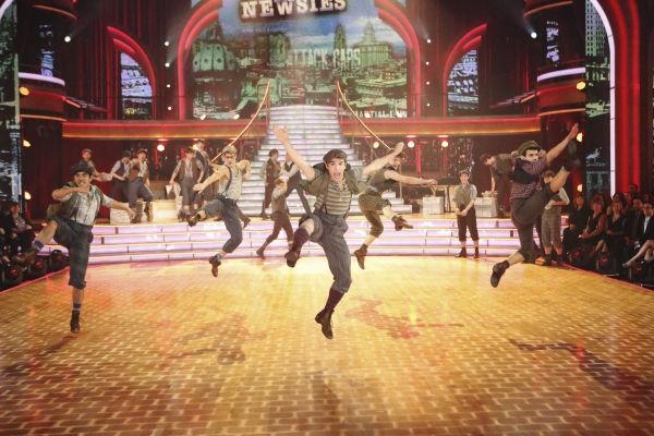 Photo Flash: NEWSIES Cast Performs on DANCING WITH THE STARS — photo 1 of 3