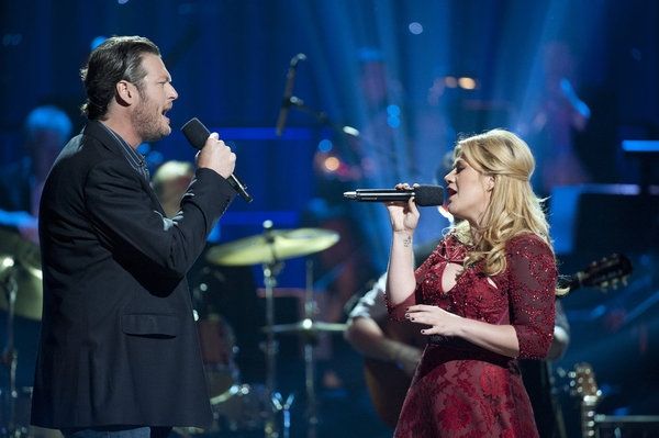 Blake Shelton, Kelly Clarkson Photo