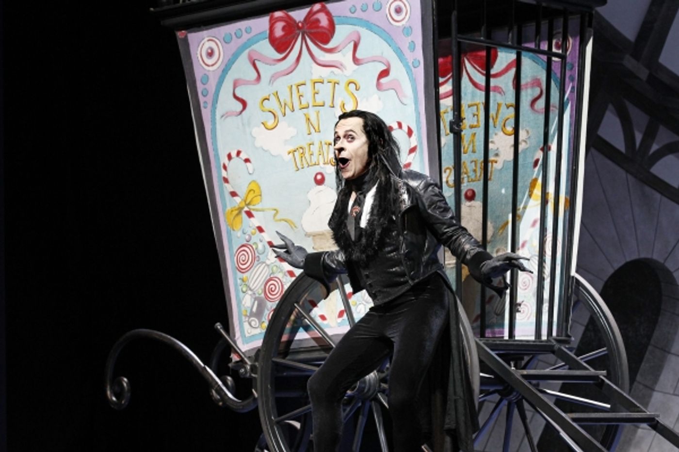 Photo Flash: First Look at David Hobson, Rachael Beck and More in CHITTY CHITTY BANG BANG  Image