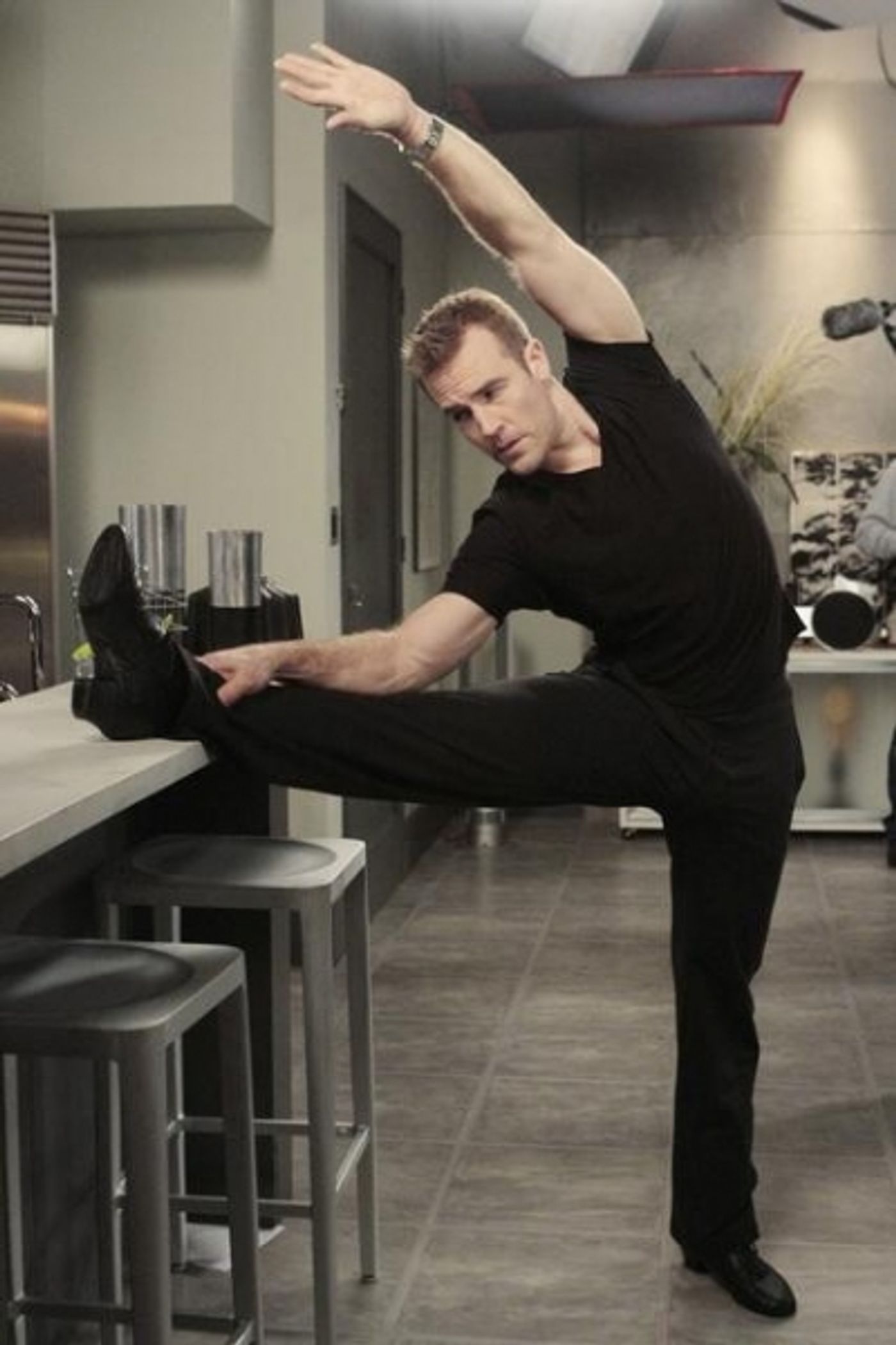 Photo Flash: DON'T TRUST THE B---- IN APARTMENT 23's 'Whatever It Takes...' Airs 12/4  Image