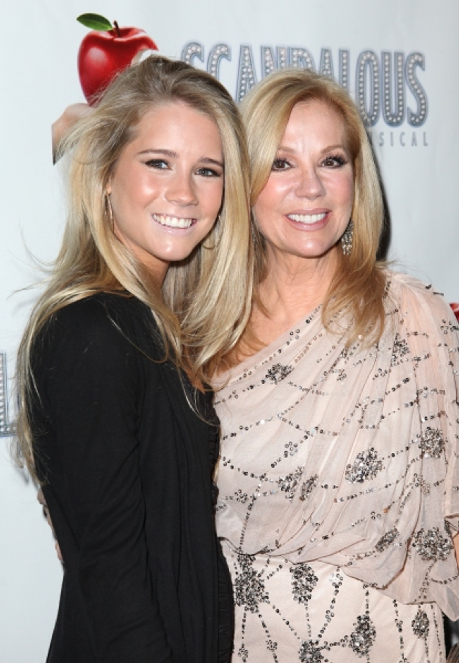 Photo Coverage: SCANDALOUS' Opening Night Arrivals! — photo 43 of 52