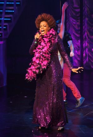 Macy Gray @ BroadwayWorld Macy Gray Photo