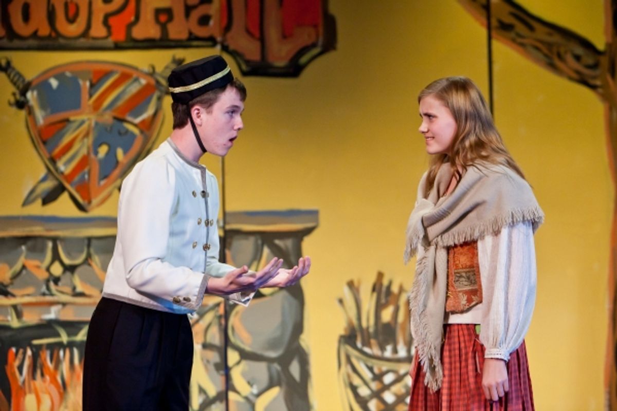 Tommy Ovitt as Buttons and Sophie Rundhaug at 