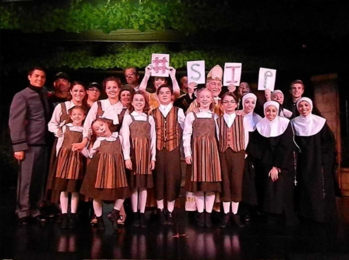 Photo Flash: Saturday Intermission Pics, Nov 17, Part 2 - EVITA Channels THE PERFORMERS, PHANTOM Does TWILIGHT & More!  Image