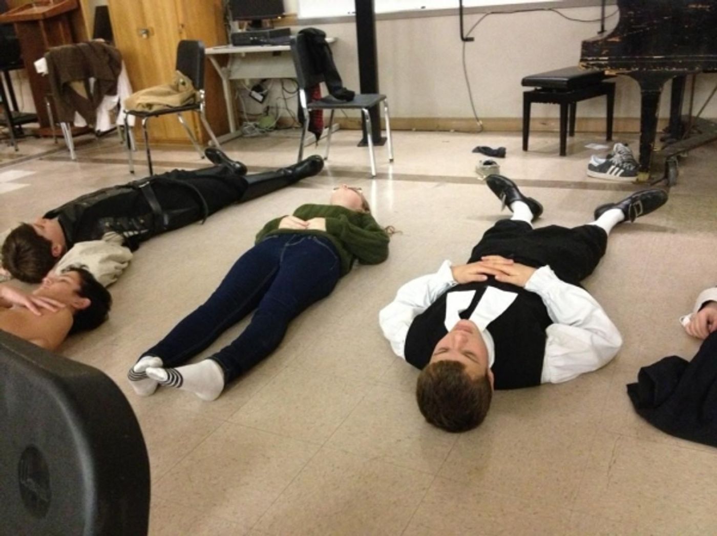 Photo Flash: Saturday Intermission Pics, Nov 17, Part 2 - EVITA Channels THE PERFORMERS, PHANTOM Does TWILIGHT & More!  Image