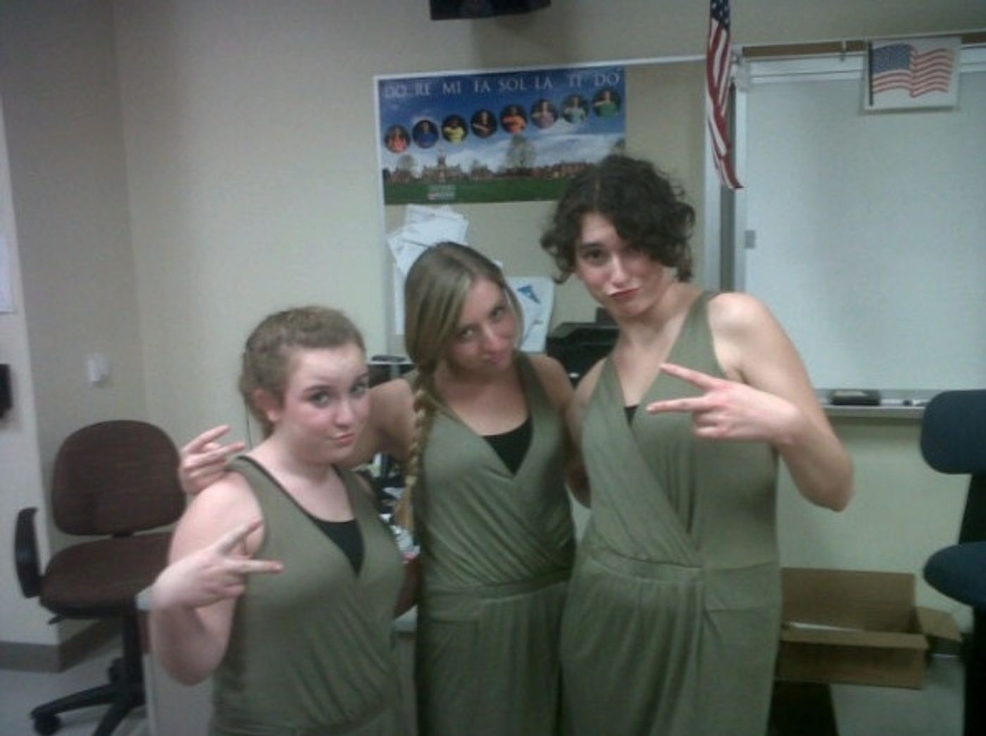 Photo Flash: Saturday Intermission Pics, Nov 17, Part 2 - EVITA Channels THE PERFORMERS, PHANTOM Does TWILIGHT & More!  Image