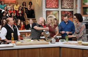 MARIO BATALI, MICHAEL SYMON, DAPHNE OZ, CLINTON KELLY, CARLA HALL @ BroadwayWorld MARIO BATALI, MICHAEL SYMON, DAPHNE OZ, CLINTON KELLY, CARLA HALL Photo