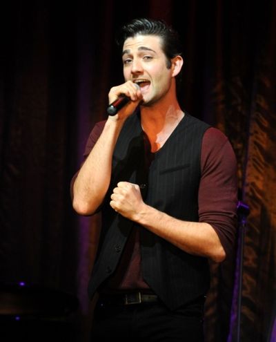 Oliver Tompsett Photo