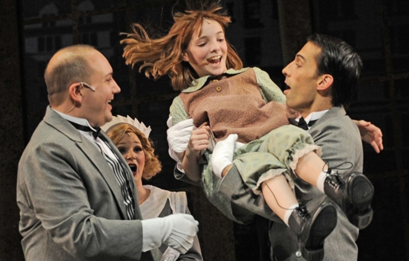 Photo Flash: Paramount Theatre Opens ANNIE Tonight  Image