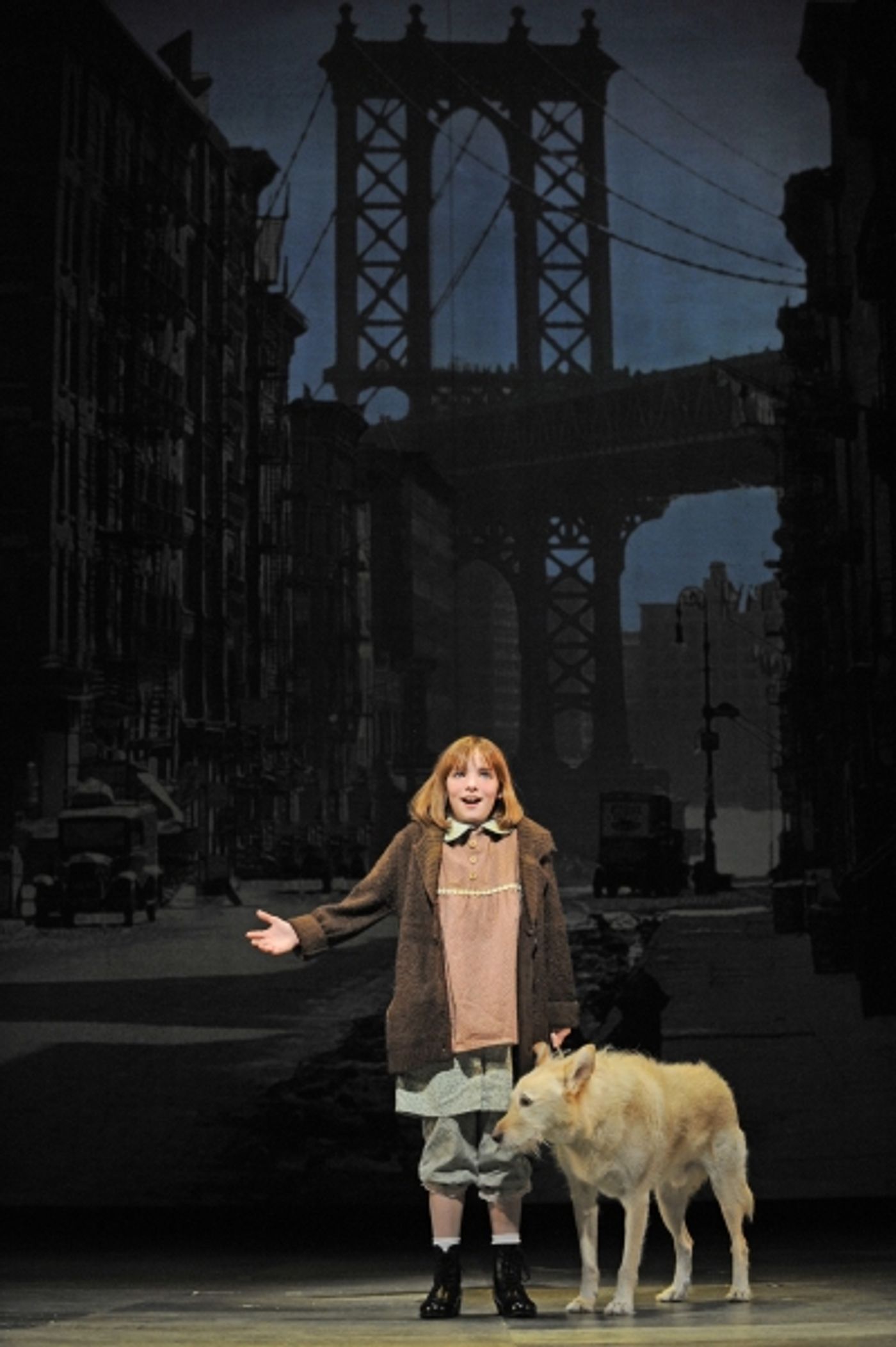 Photo Flash: Paramount Theatre Opens ANNIE Tonight  Image