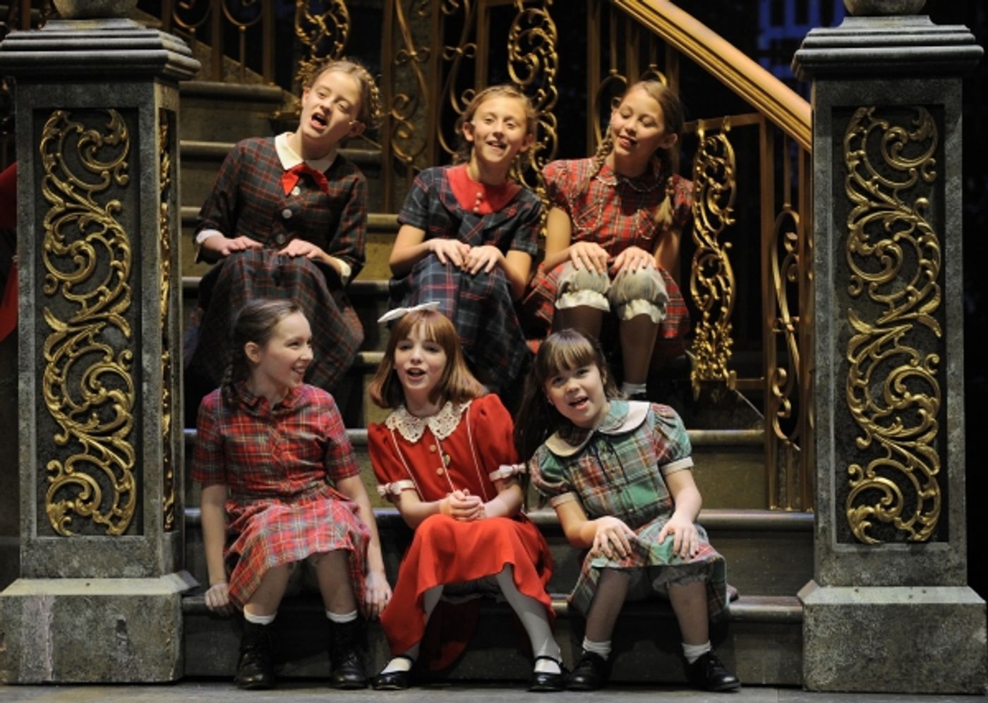 Photo Flash: Paramount Theatre Opens ANNIE Tonight  Image
