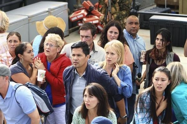 JAY HERNANDEZ, JESSY SCHRAM Photo