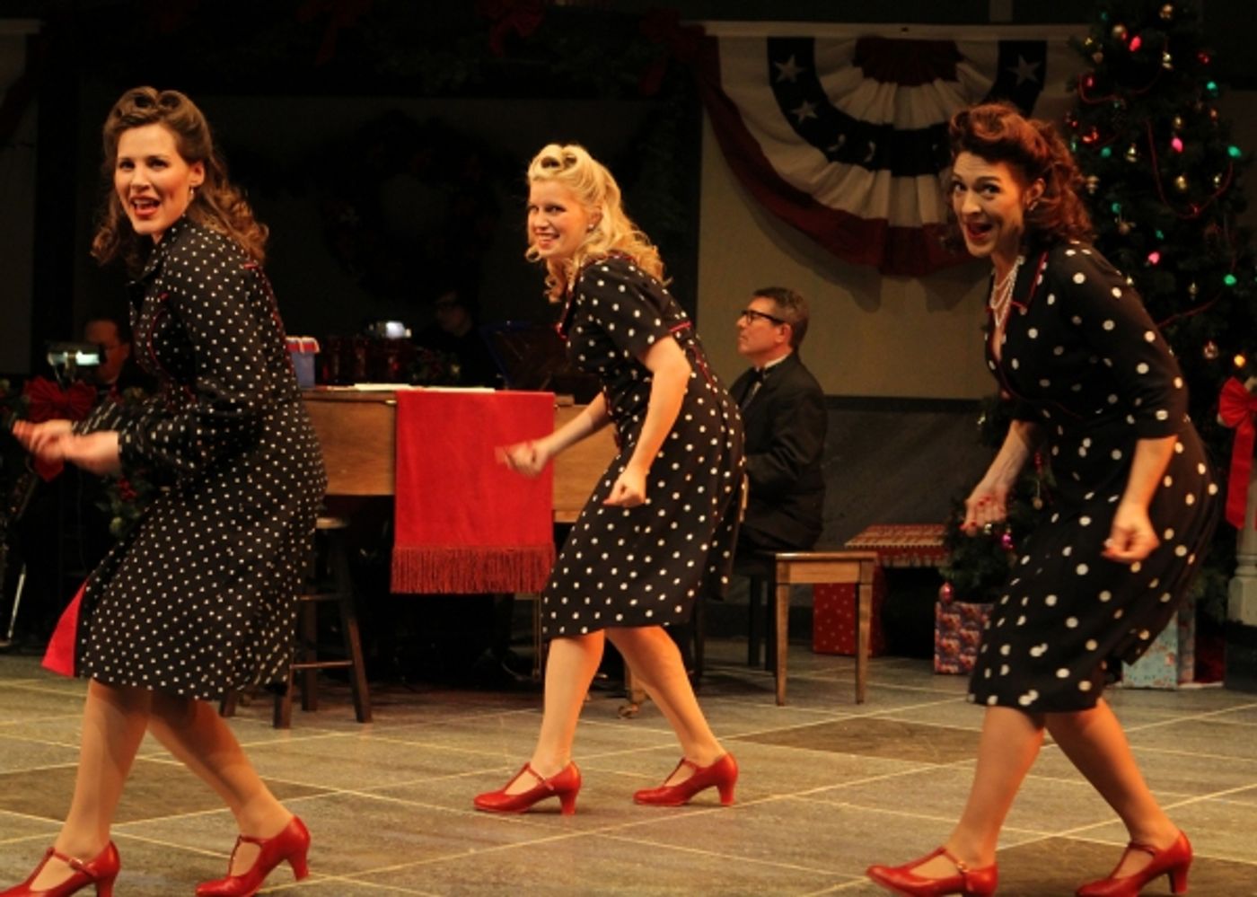 Photo Flash: First Look at History Theatre's CHRISTMAS OF SWING  Image
