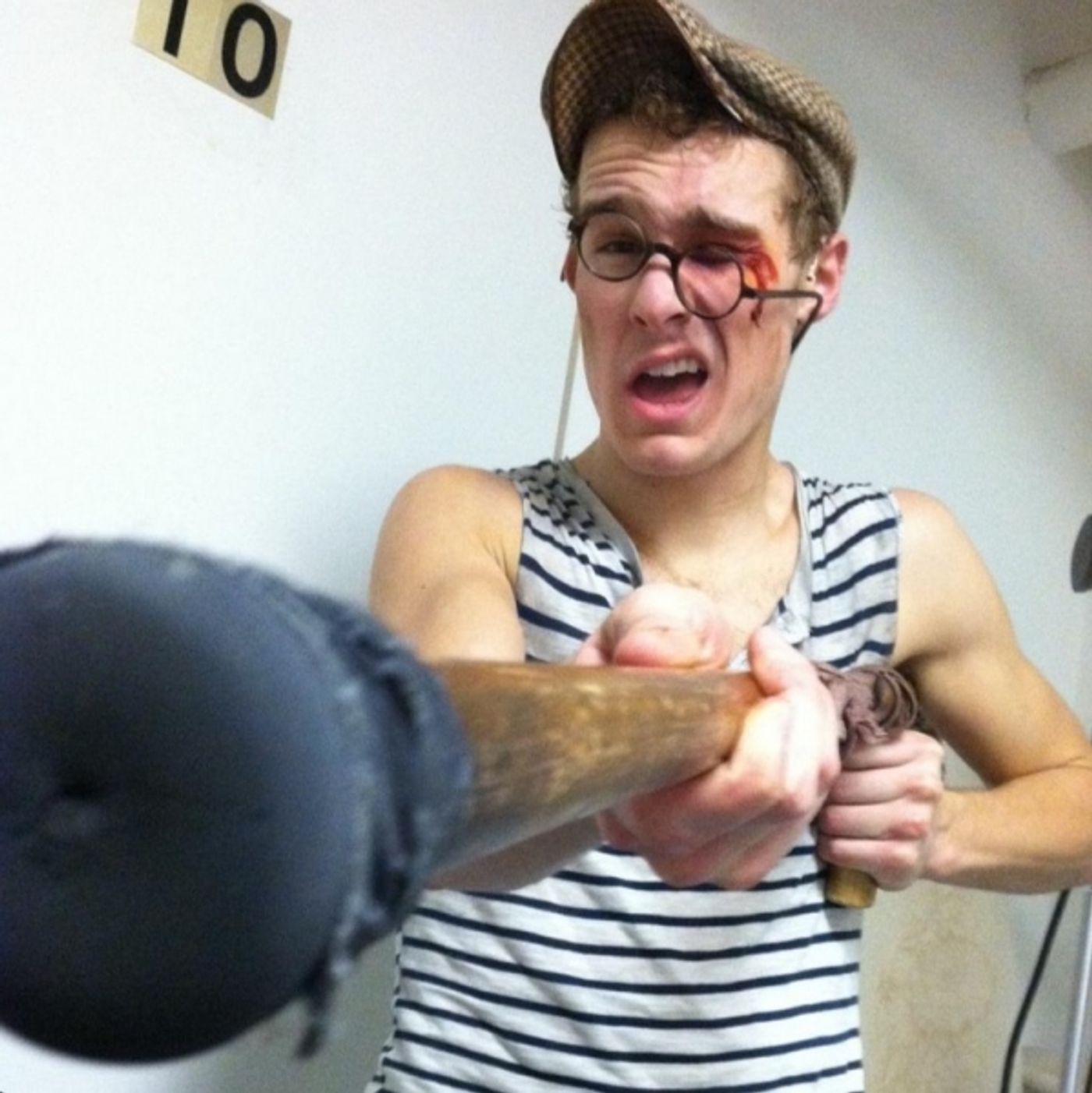 Photo Flash: Saturday Intermission Pics, Nov 24 - NEWSIES Does A CHRISTMAS STORY, Broadway Supports Injured Fan and More!  Image