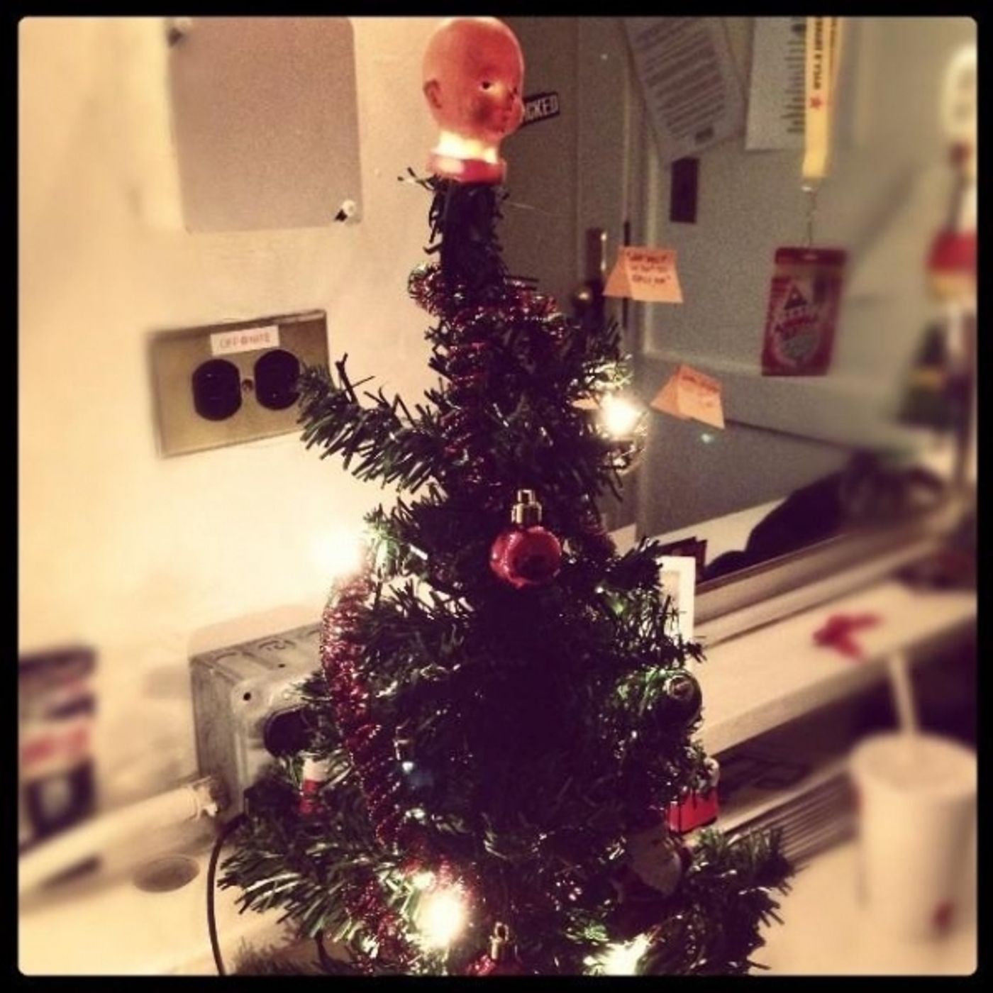 Photo Flash: Saturday Intermission Pics, Nov 24 - NEWSIES Does A CHRISTMAS STORY, Broadway Supports Injured Fan and More!  Image