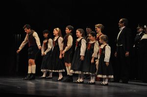 The von Trapp Children-Chelsea Morgan Stock, Sean McManus, Maya Fortgang, Hunter A. Kovacs, Amanda Harris, Gracie Beardsley and Greta Clark @ BroadwayWorld The von Trapp Children-Chelsea Morgan Stock, Sean McManus, Maya Fortgang, Hunter A. K Photo