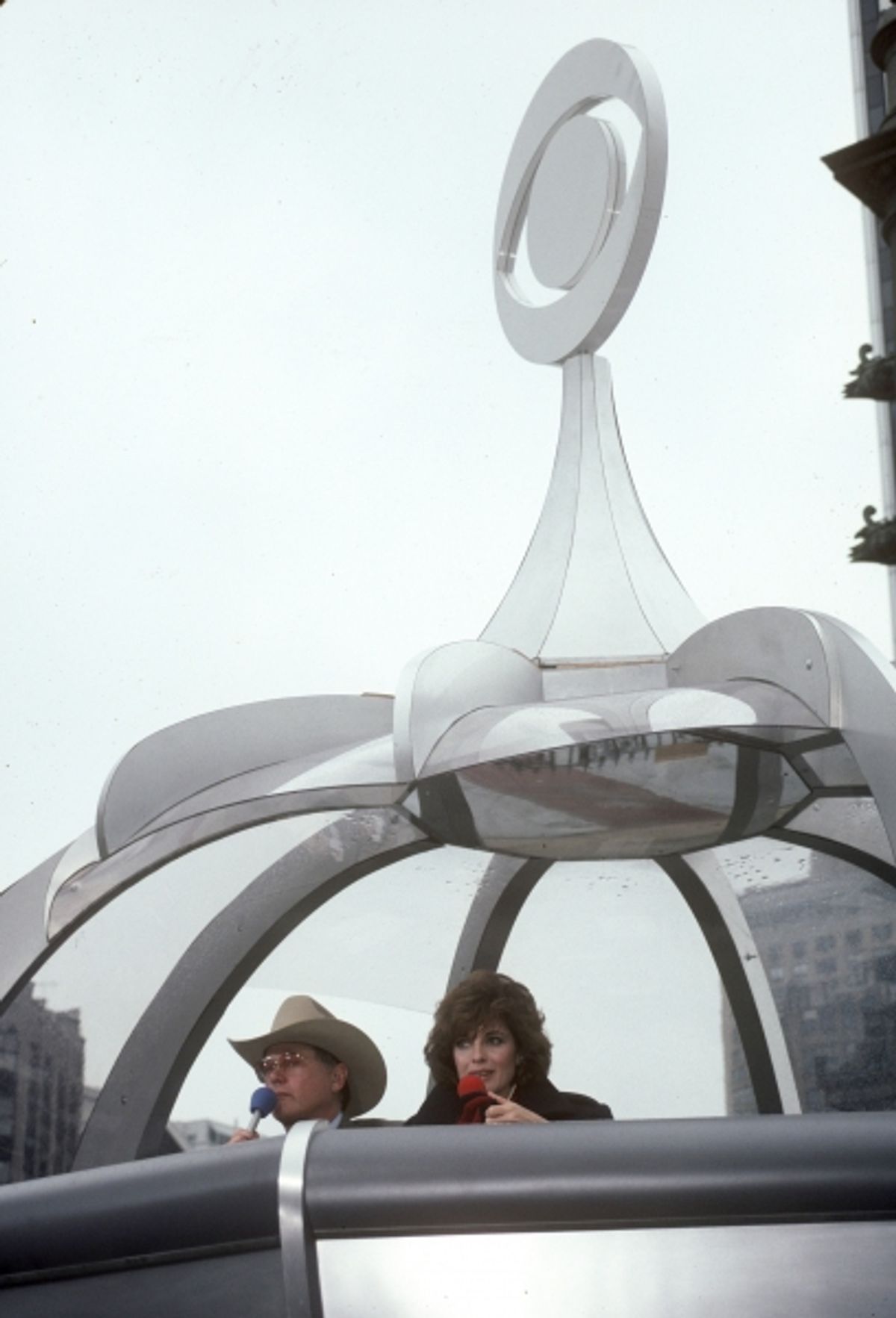 Linda Gray and Larry Hagman in the Macy's Thanksgiving Day Parade in 1983 in New York City.  at 