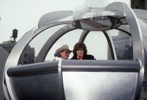 Linda Gray and Larry Hagman in the Macy's Thanksgiving Day Parade in 1983 in New York City. @ BroadwayWorld Linda Gray and Larry Hagman in the Macy's Thanksgiving Day Parade in 1983 in New York Photo
