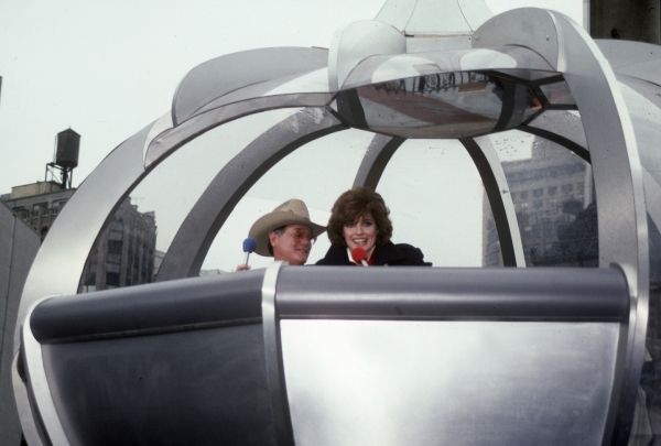 Linda Gray and Larry Hagman in the Macy's Thanksgiving Day Parade in 1983 in New York Photo