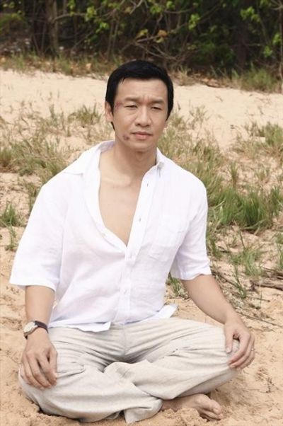 CHIN HAN Photo