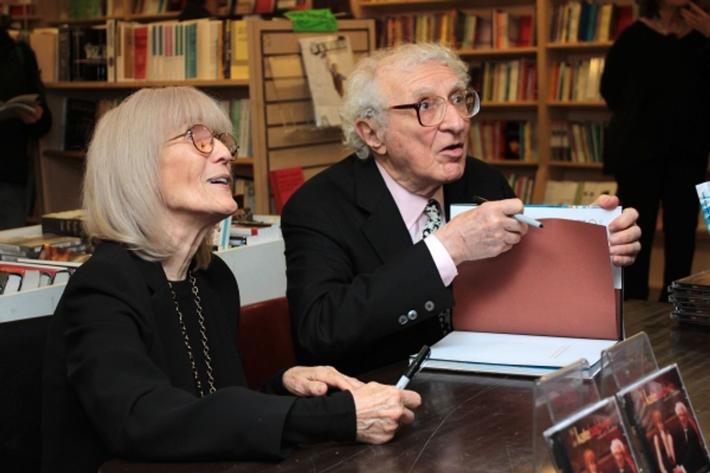 Photo Coverage: Sheldon & Margery Harnick Unveil OUTDOOR MUSEUM at Drama Book Shop  Image