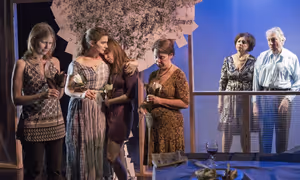 Abigail Rose Solomon, Gaby Hoffmann, Natalie Kuhn, Sarah Winkler, Kathryn Kates and G Photo