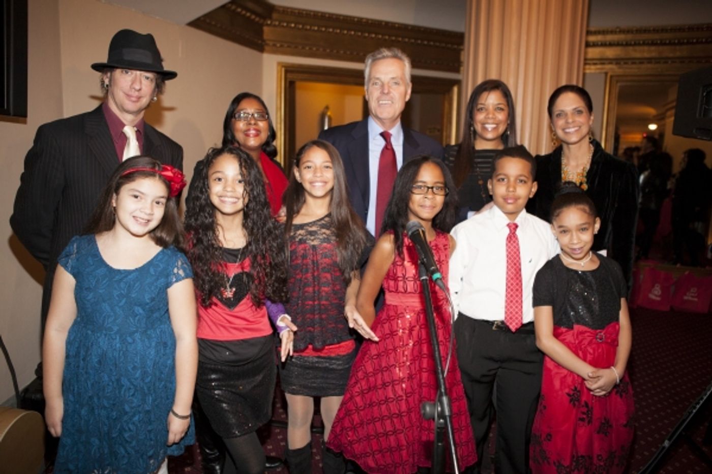 Photo Coverage: New York Foundling Families Visit ANNIE!  Image