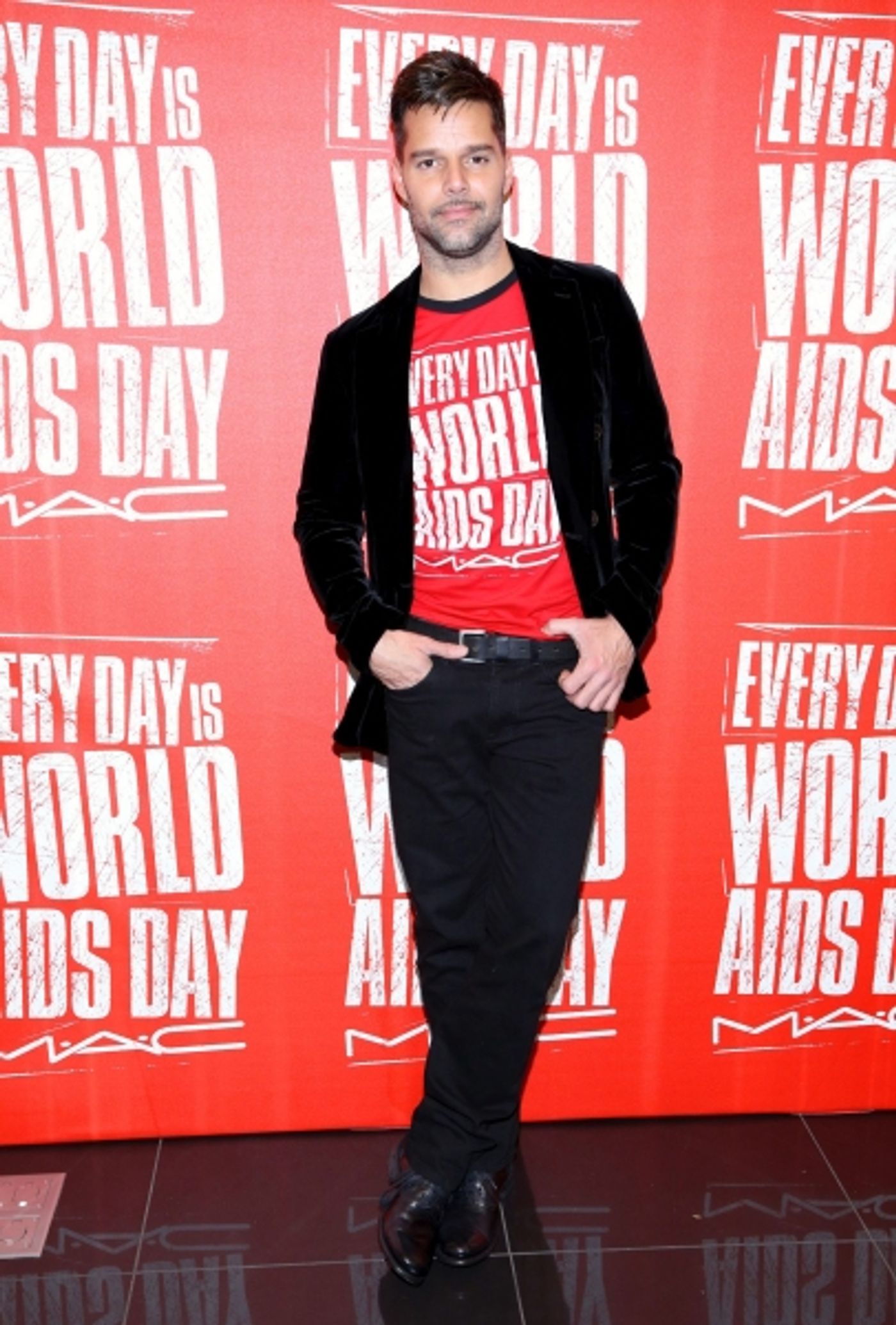 Photo Flash: Ricky Martin Promotes World Aids Day 2012  Image