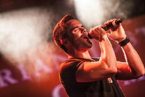 Brian Justin Crum Photo