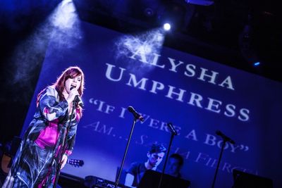 Alysha Umphress Photo