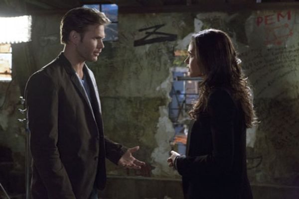 Matthew Davis, Jessica Lucas Photo