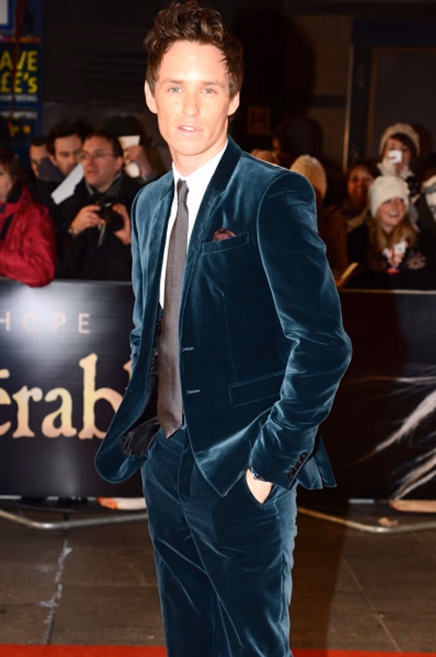 Photo Flash: On the Red Carpet at the LES MIS London Premiere- Anne Hathaway, Hugh Jackman, and More! Image